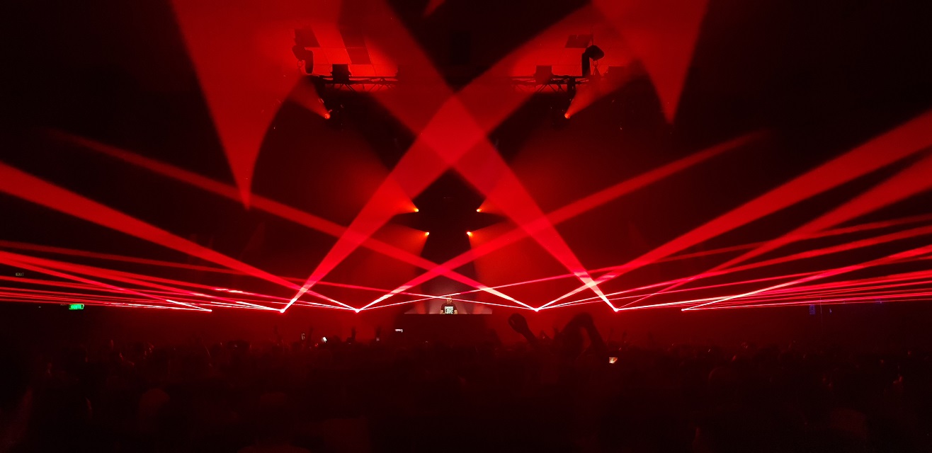 Istoria Armin Van Buuren lasers